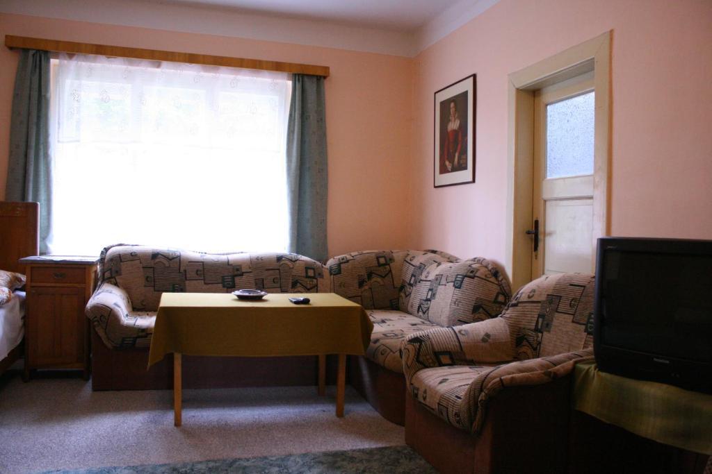 Bungalovy A Ubytovani Ratiborice- Zlic Česká Skalice Rum bild