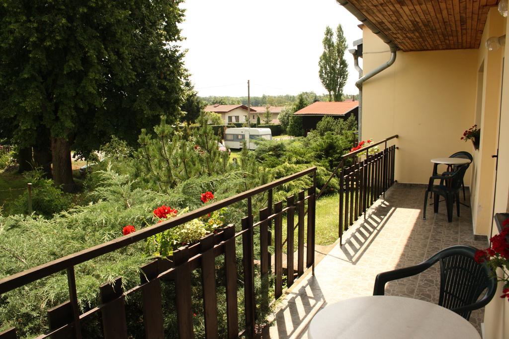 Bungalovy A Ubytovani Ratiborice- Zlic Česká Skalice Exteriör bild