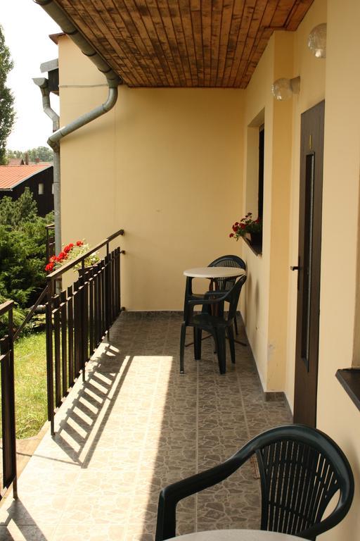 Bungalovy A Ubytovani Ratiborice- Zlic Česká Skalice Exteriör bild